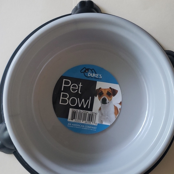 Round Pet Bowl with Paw Base. Buy 4 x $15 - Picture 6 of 11
